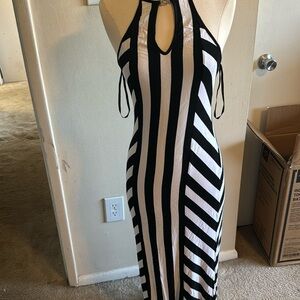 Pretty maxie dress black and white
